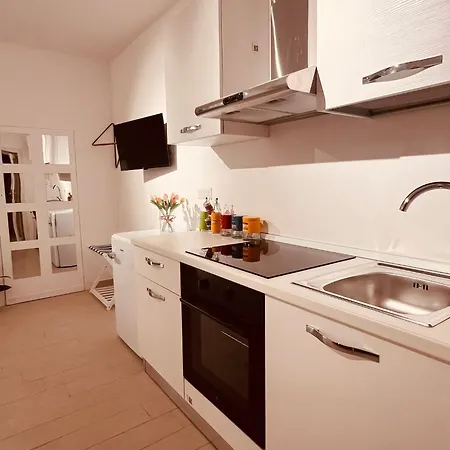 Jaro' Homes バーリ
