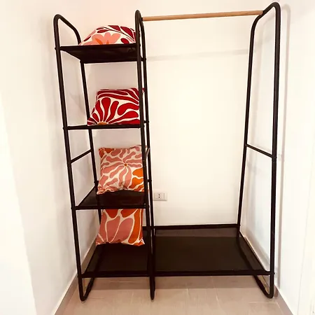 Jaro' Homes Apartmán *